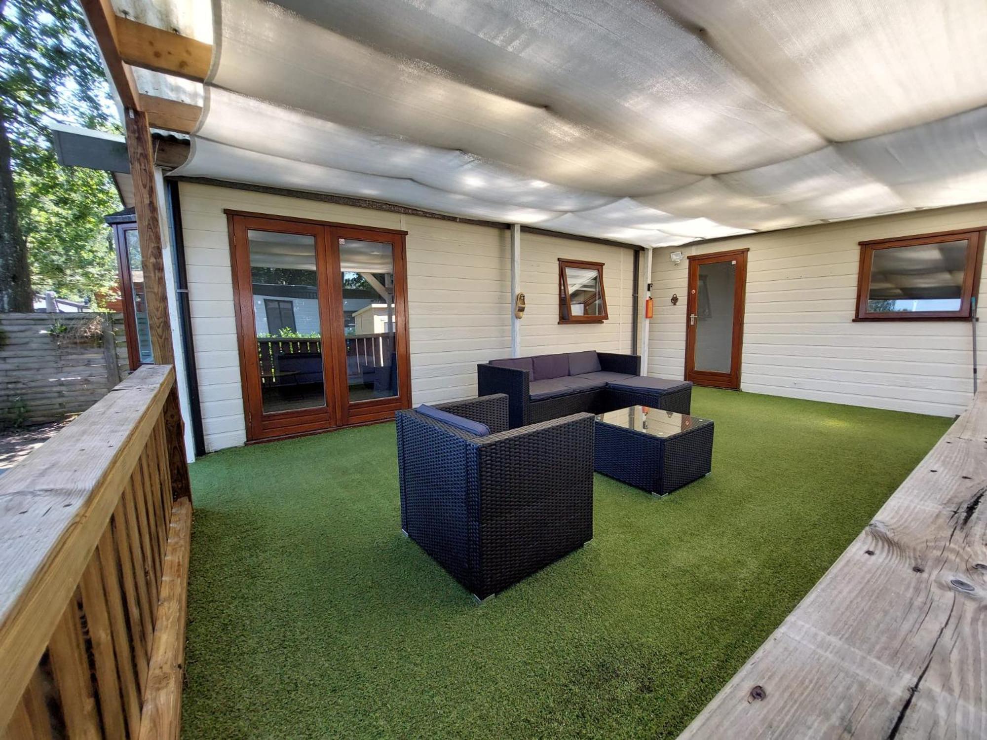 Veluwe Vakanties Chalets With Private Barrel Sauna - With Pool Bar And Restaurant Facilities In The Veluwe National Park 푸텐 객실 사진